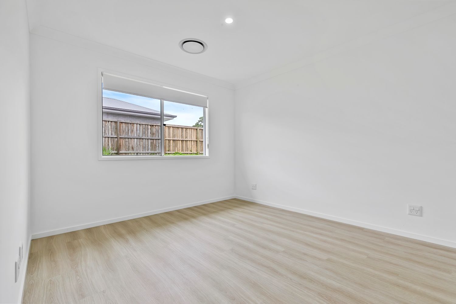 017 Open2view_ID941566-51_Brumby_Circuit