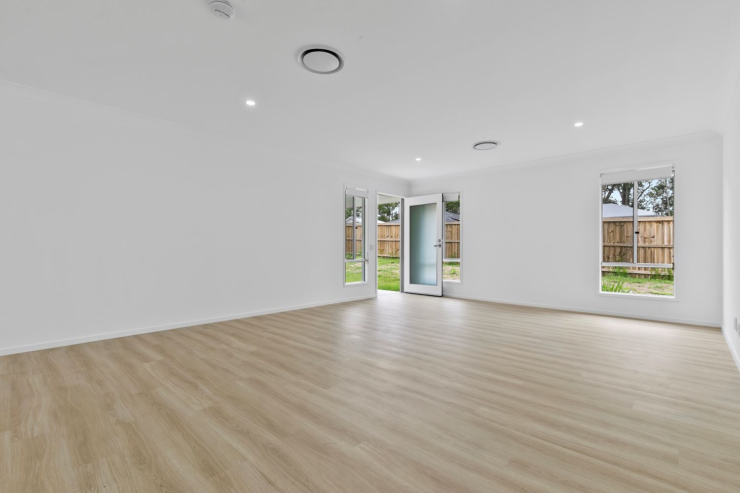 018 Open2view_ID941566-51_Brumby_Circuit