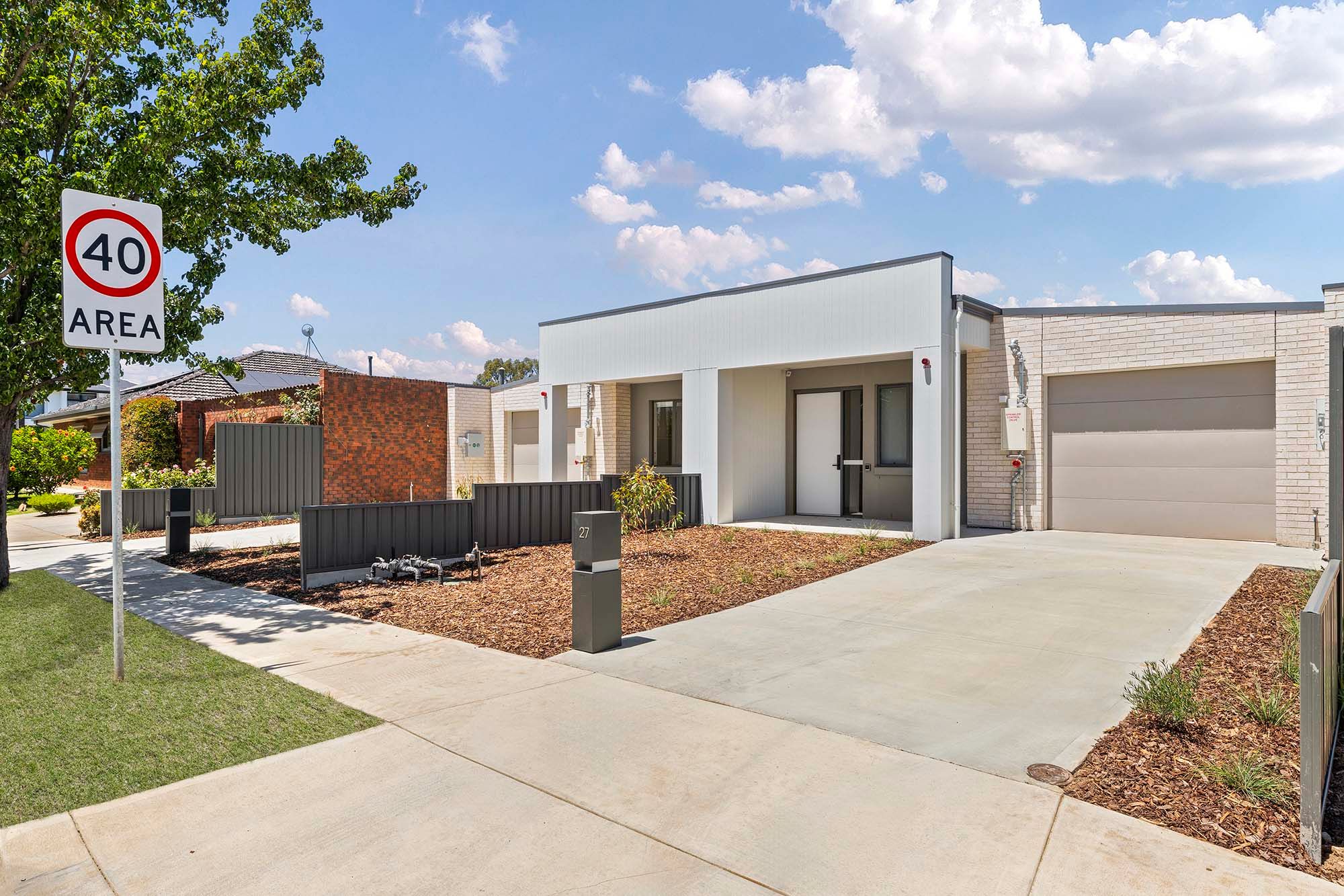 Beatty   Facade Right 2 LR No Logo