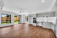 7   Stone Way 1 - Kitchen