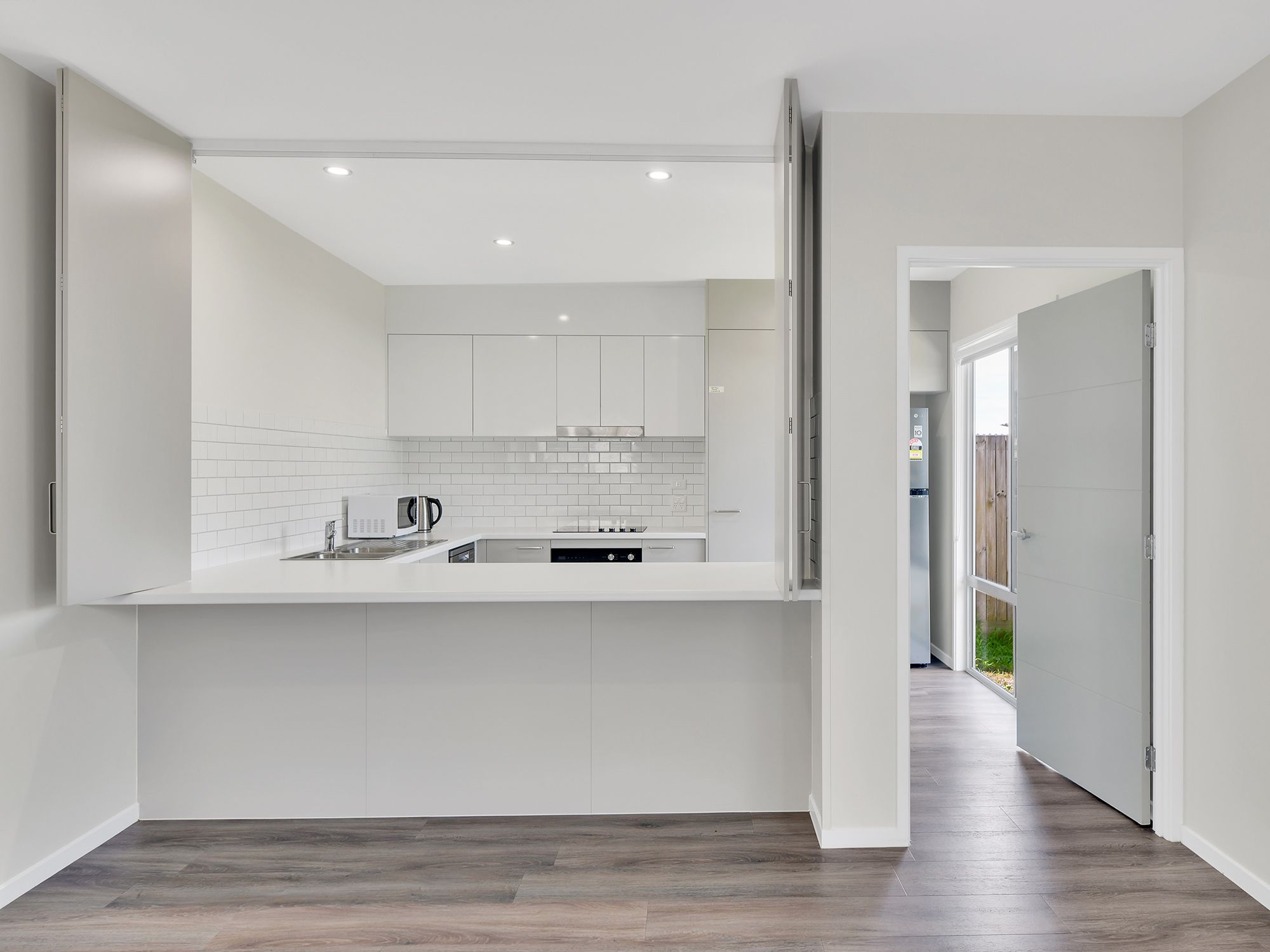 6   Roselea Ave 32 - Kitchen 2