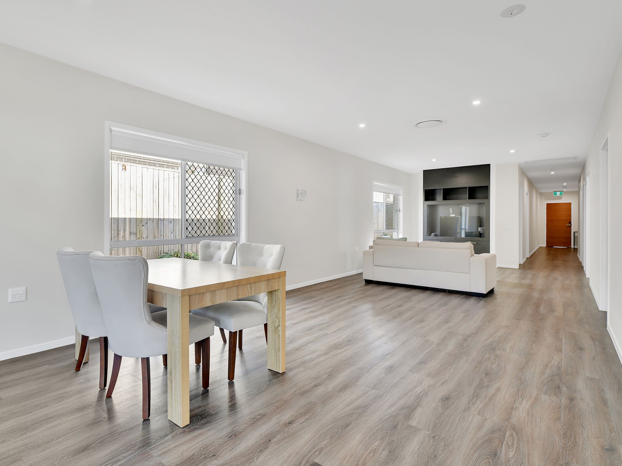 13   Roselea Ave 32 - Dining and Living