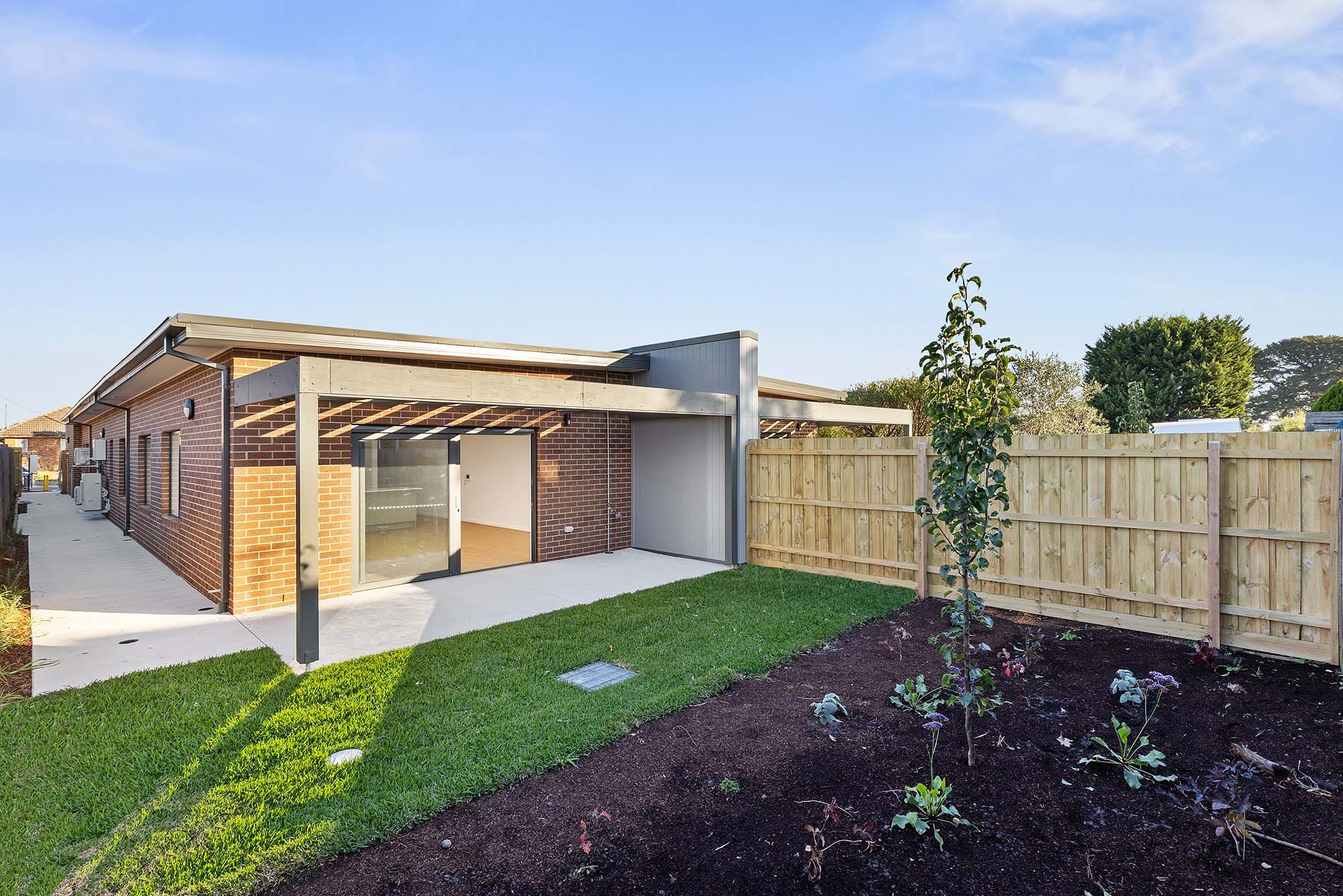 Sherwood   Backyard 1 LR No Logo