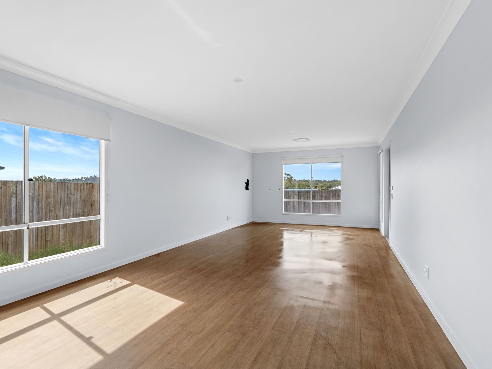003 Open2view_ID1012797-24_Vanessa_Crescent__Cotswold_Hills