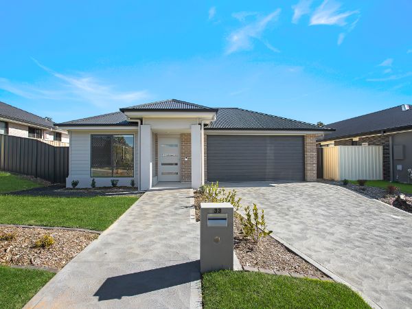 001 Open2view_ID829253-33_Turnberry_Avenue