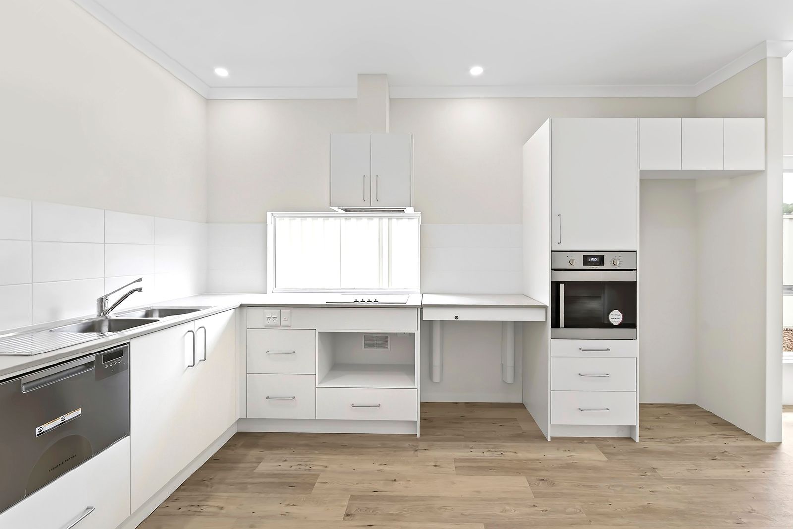 009 Open2view_ID999324-12_Windsor_Way__Waikiki