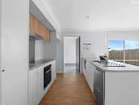 005 Open2view_ID1012797-24_Vanessa_Crescent__Cotswold_Hills