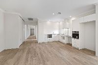 005 Open2view_ID999324-12_Windsor_Way__Waikiki