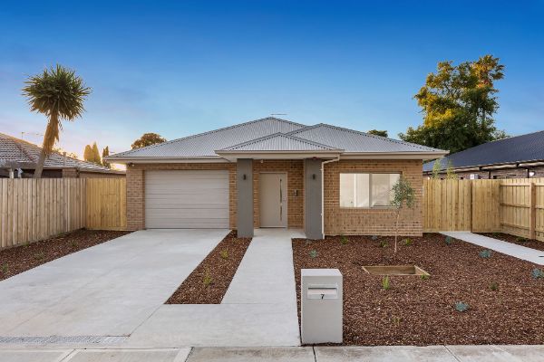 67620b67b1792a8f8bb16d6d Jillian (7) - Facade 1 Dusk LR No Logo