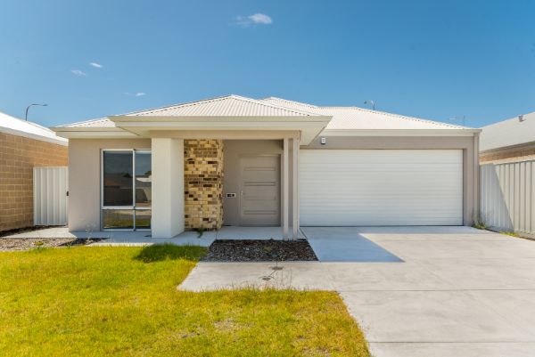 001 Open2view_ID999324-12_Windsor_Way__Waikiki