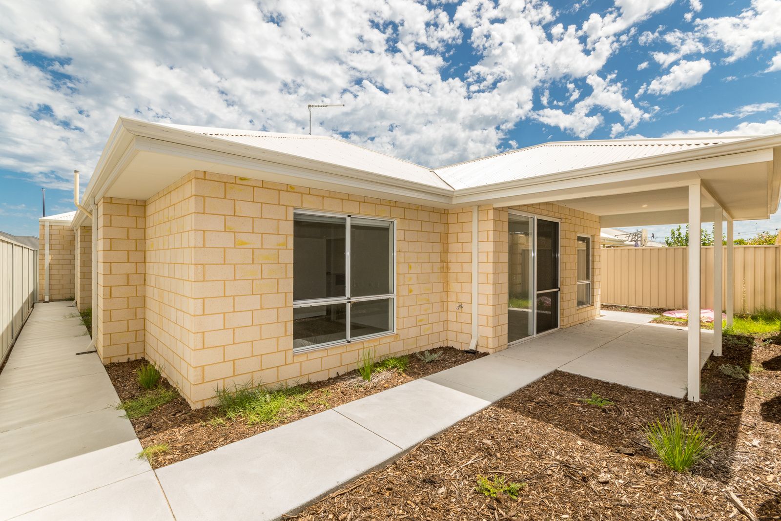 023 Open2view_ID999324-12_Windsor_Way__Waikiki