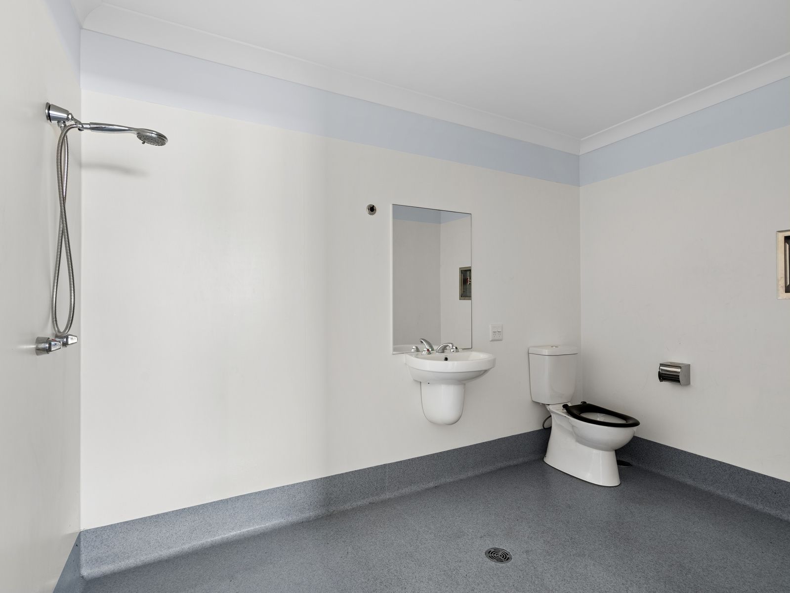 011 Open2view_ID1012797-24_Vanessa_Crescent__Cotswold_Hills