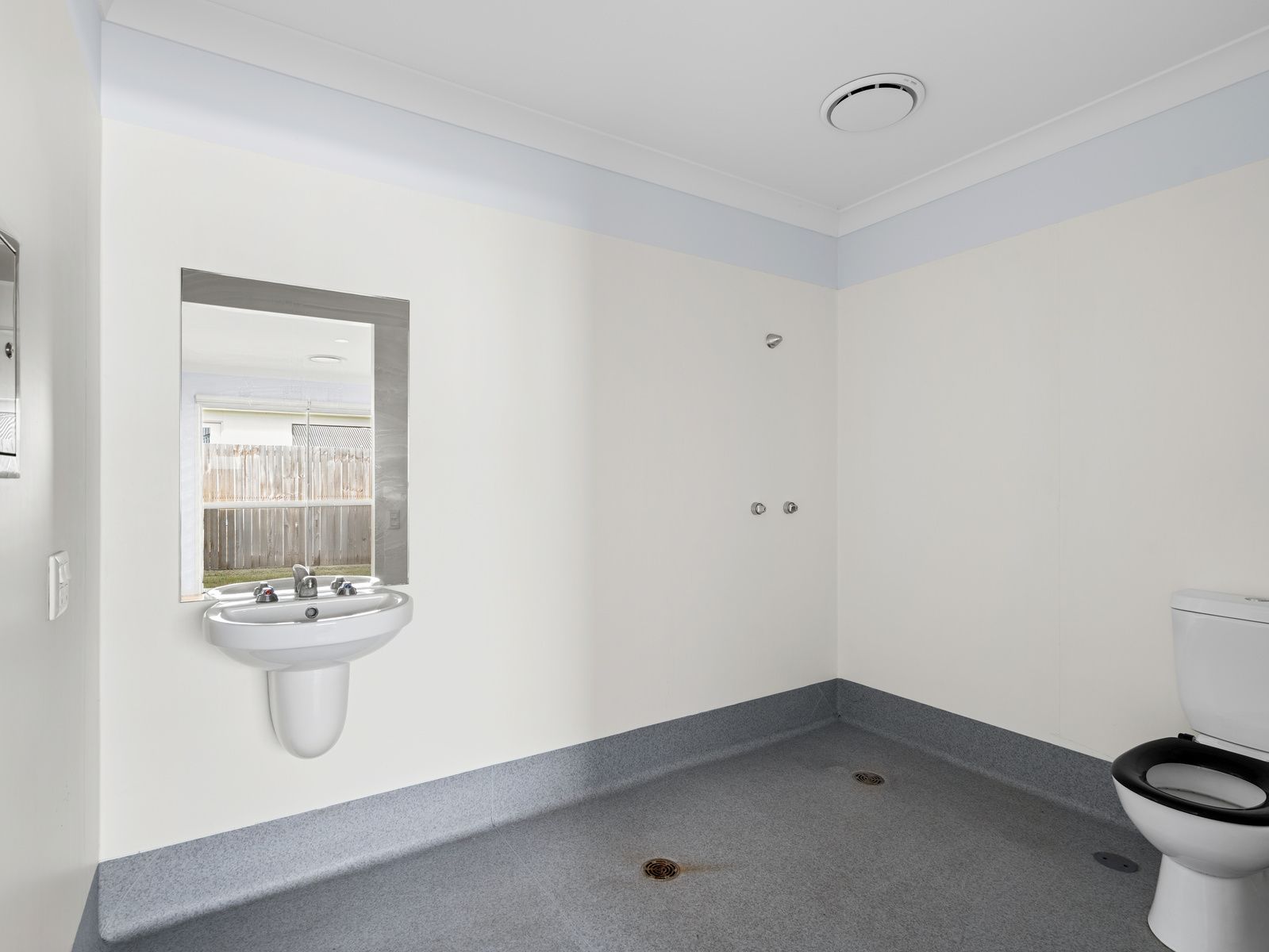 013 Open2view_ID1012797-24_Vanessa_Crescent__Cotswold_Hills