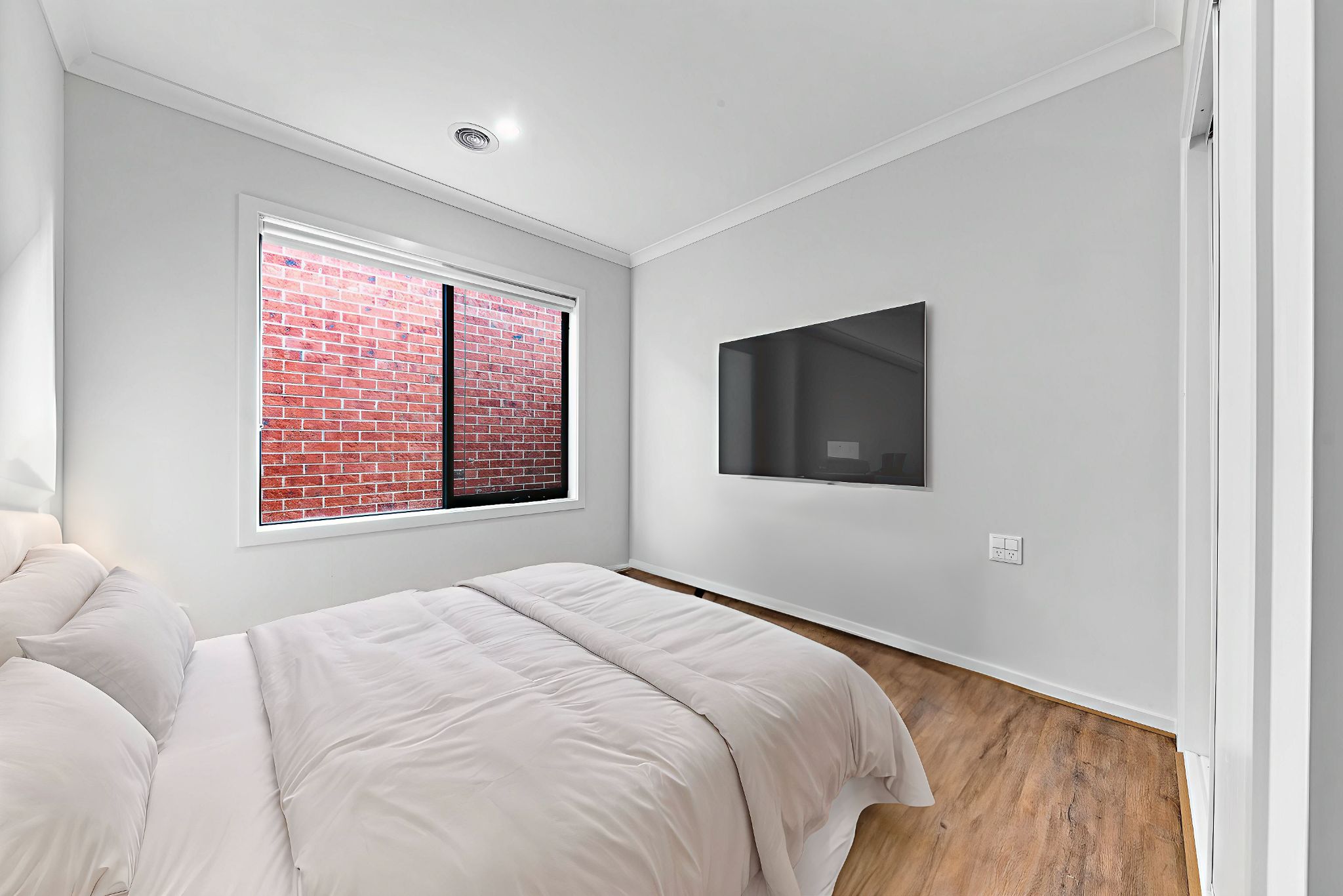 sz32728 - bedroom - standard - 1-re hires-2