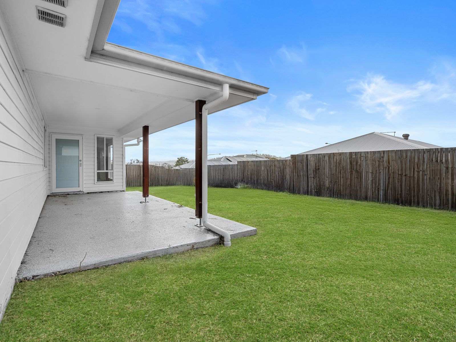 014 Open2view_ID1012797-24_Vanessa_Crescent__Cotswold_Hills
