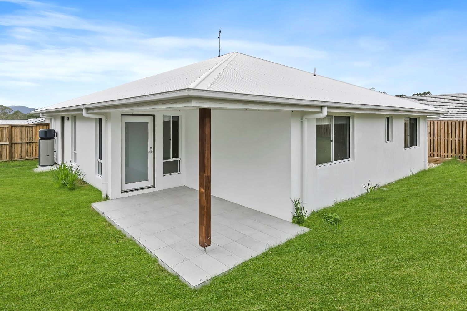 007 Open2view_ID941566-51_Brumby_Circuit