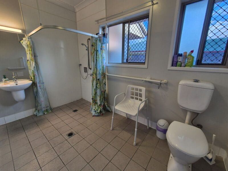Beaconsfield home-bathroom-800x600