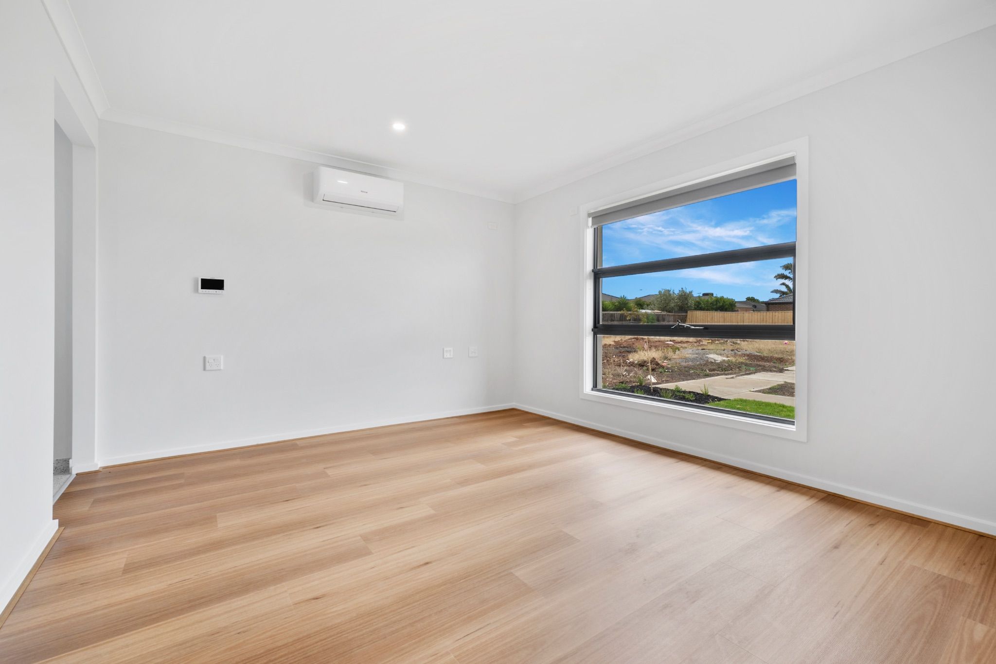 a7302ecb dc57-4d77-b069-04eabd1177d7-lg-DH.-3-of-39-_1