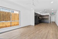 003 Open2view_ID968416-1_Brett_Road