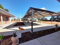 Loxton  outside