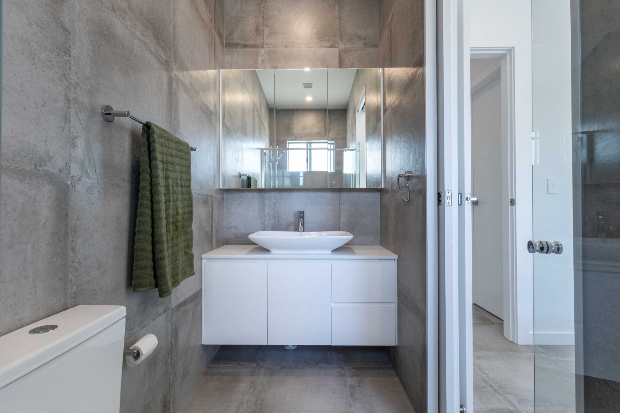 bfa48979 b0e2-4ac2-9a80-10b2d6421223