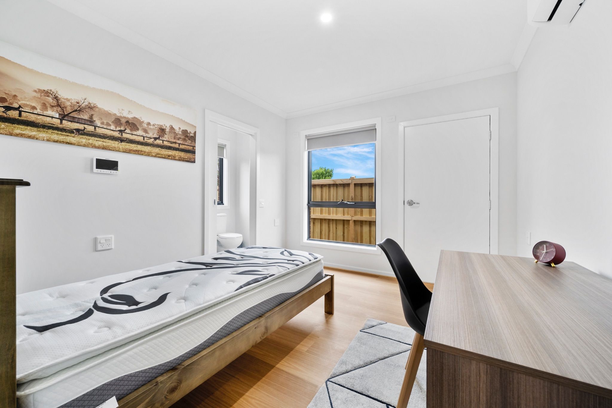 ba1c6dfa 2f80-4ddc-ba35-e10f53eb0aff-lg-DH.-27-of-39-_1