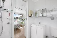 Apache Bedroom 1 ensuite