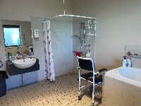 Cronin Shared Bathroom 2b