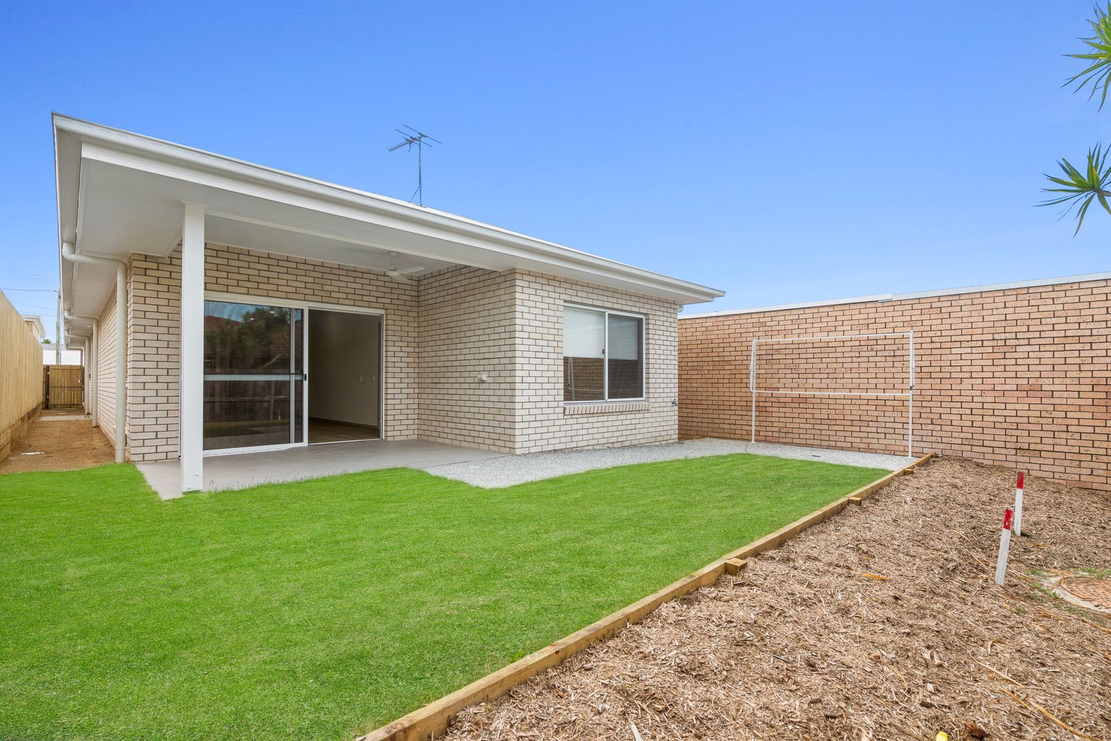 009 Open2view_ID968416-1_Brett_Road