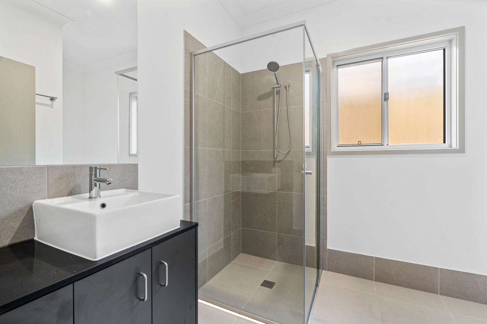 013 Open2view_ID968416-1_Brett_Road