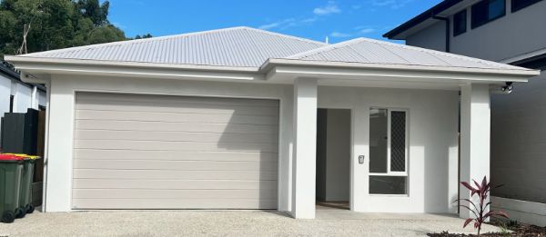 Pallara   front of house