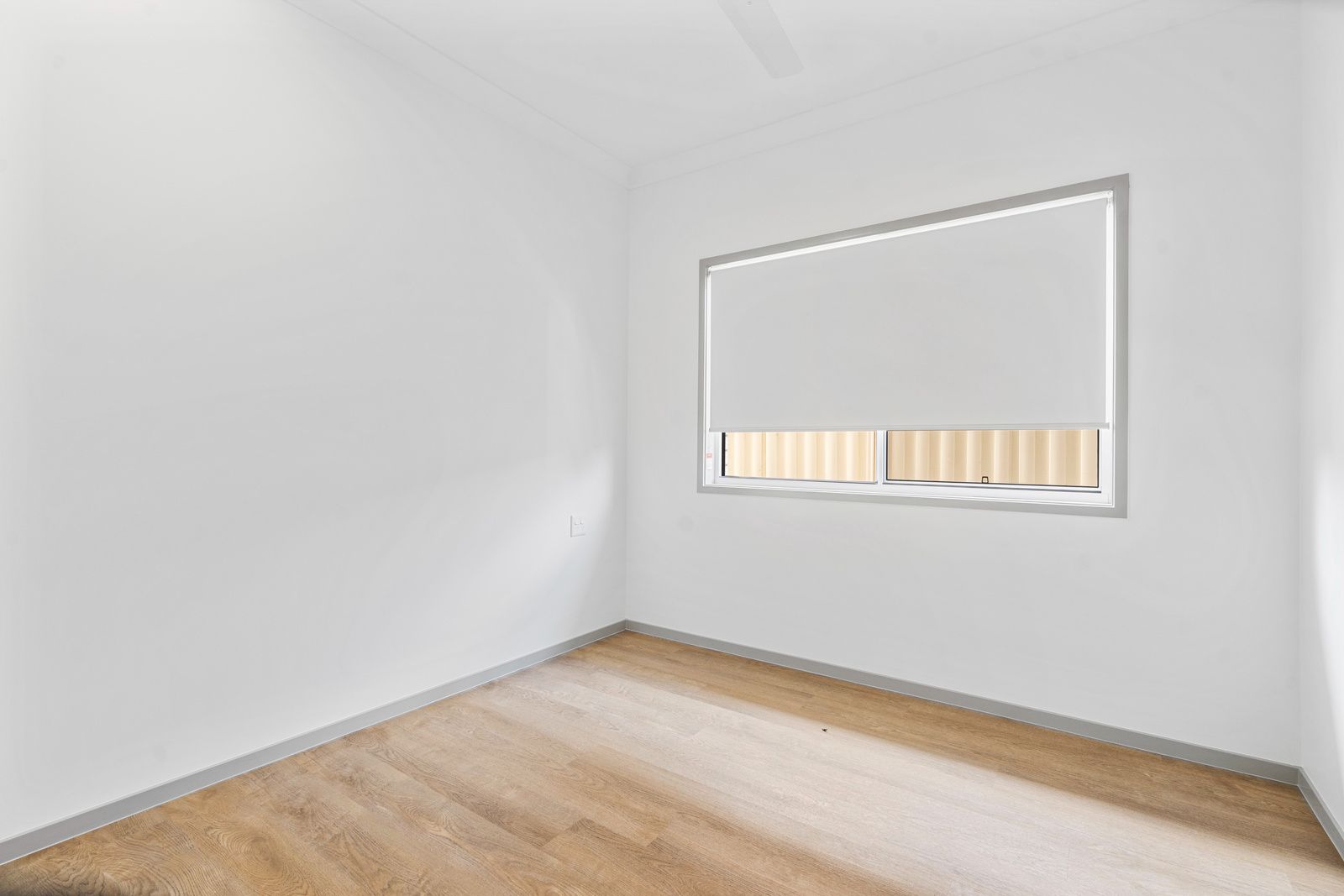 014 Open2view_ID968416-1_Brett_Road