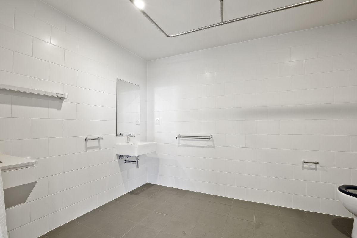 1003 bathroom 1