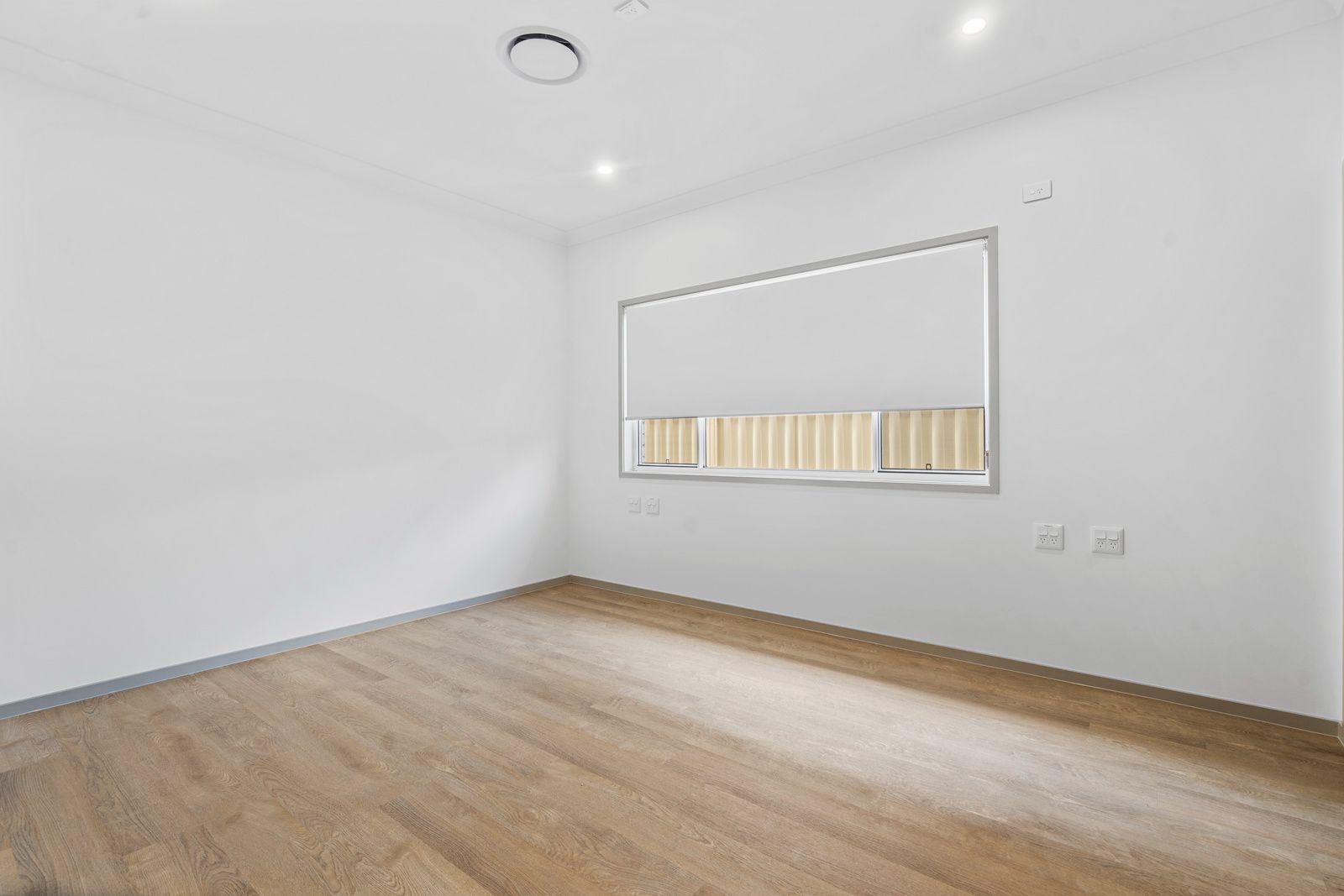 015 Open2view_ID968416-1_Brett_Road