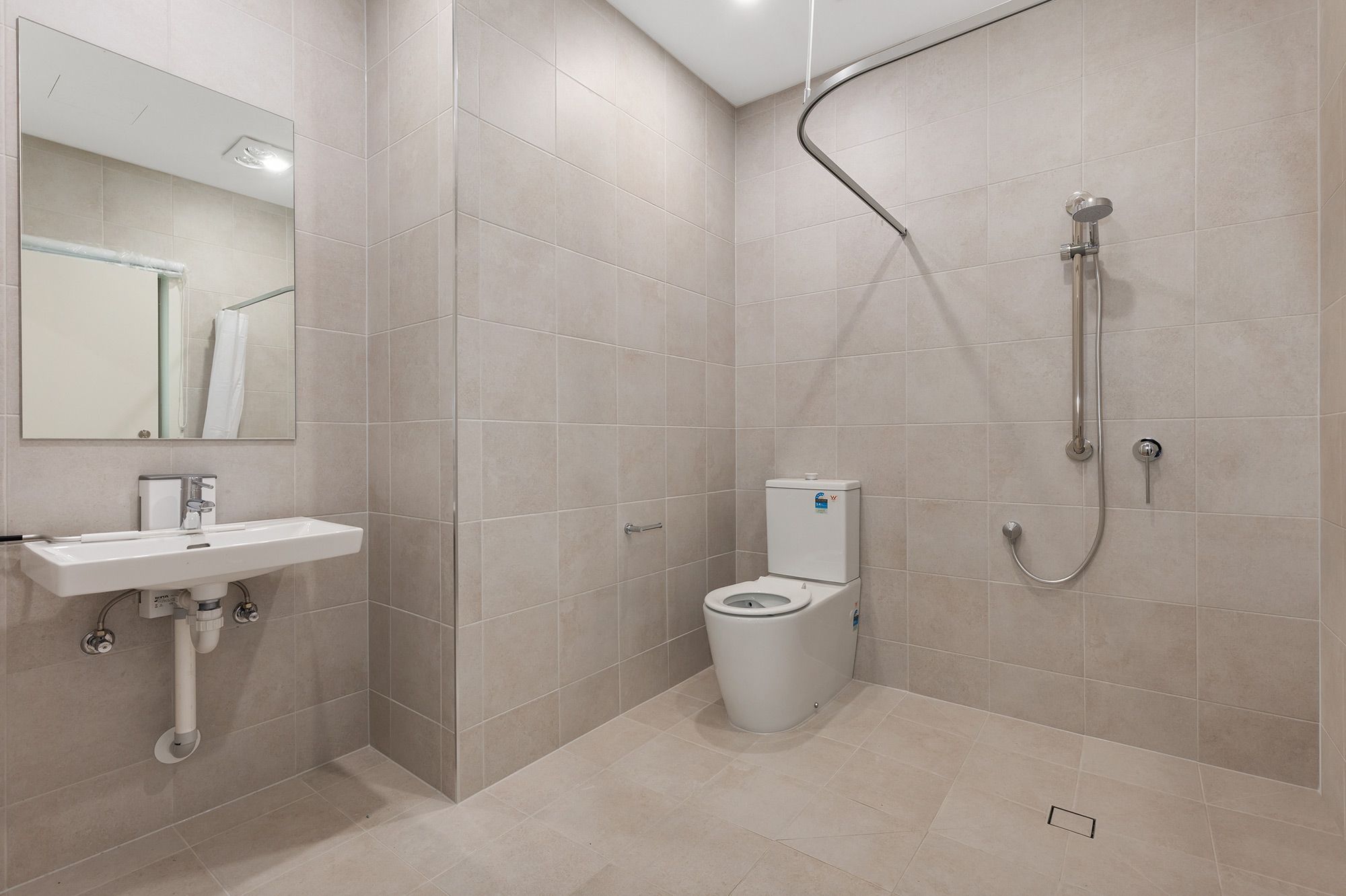 Hoffsted   Ensuite 2 LR No Logo
