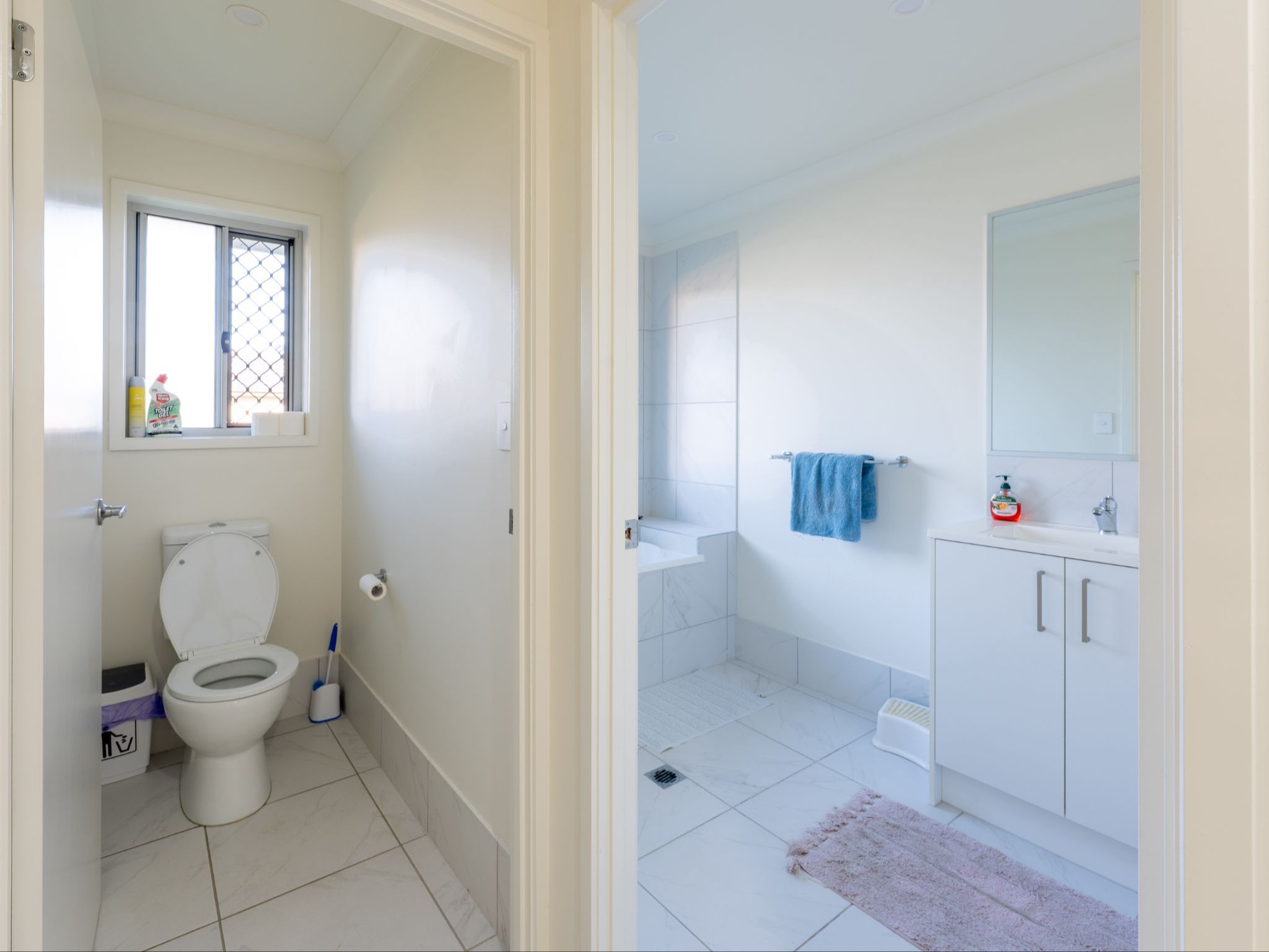 Bathroom & Toilet