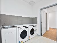 Nixon   Laundry HR No Logo