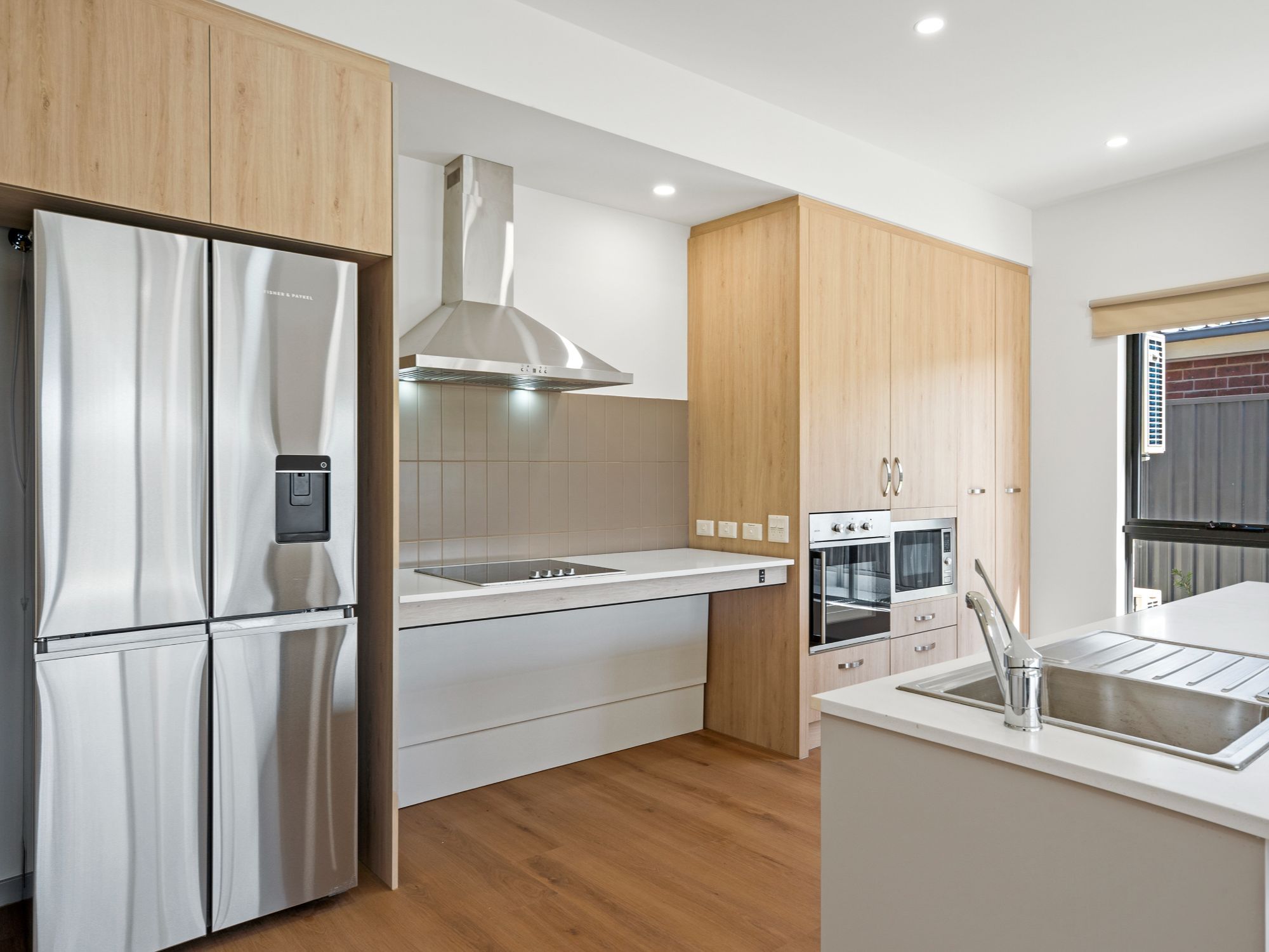 Nixon   Kitchen 2 HR No Logo