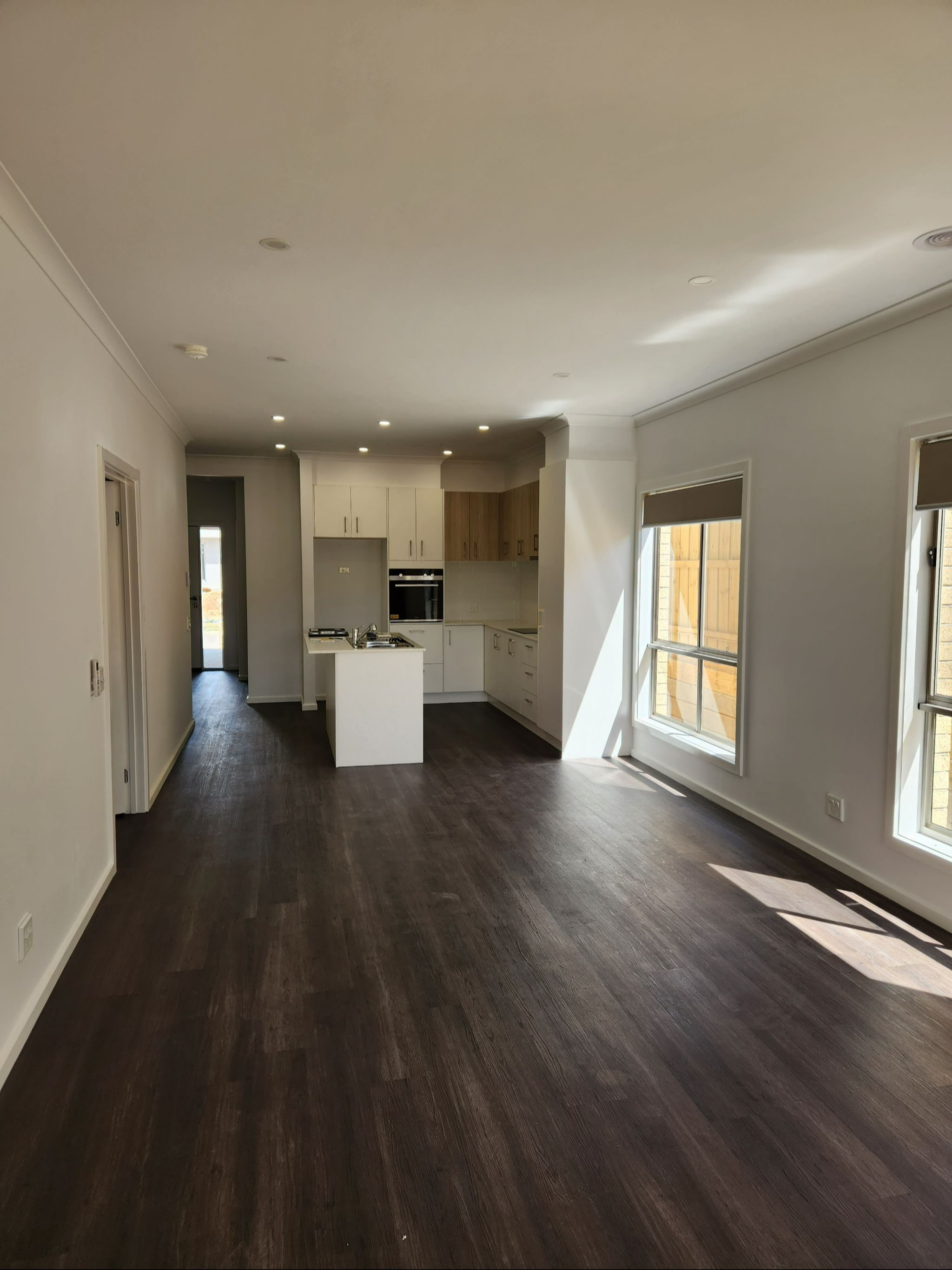 33 Hamish Rd Internal living kitchen