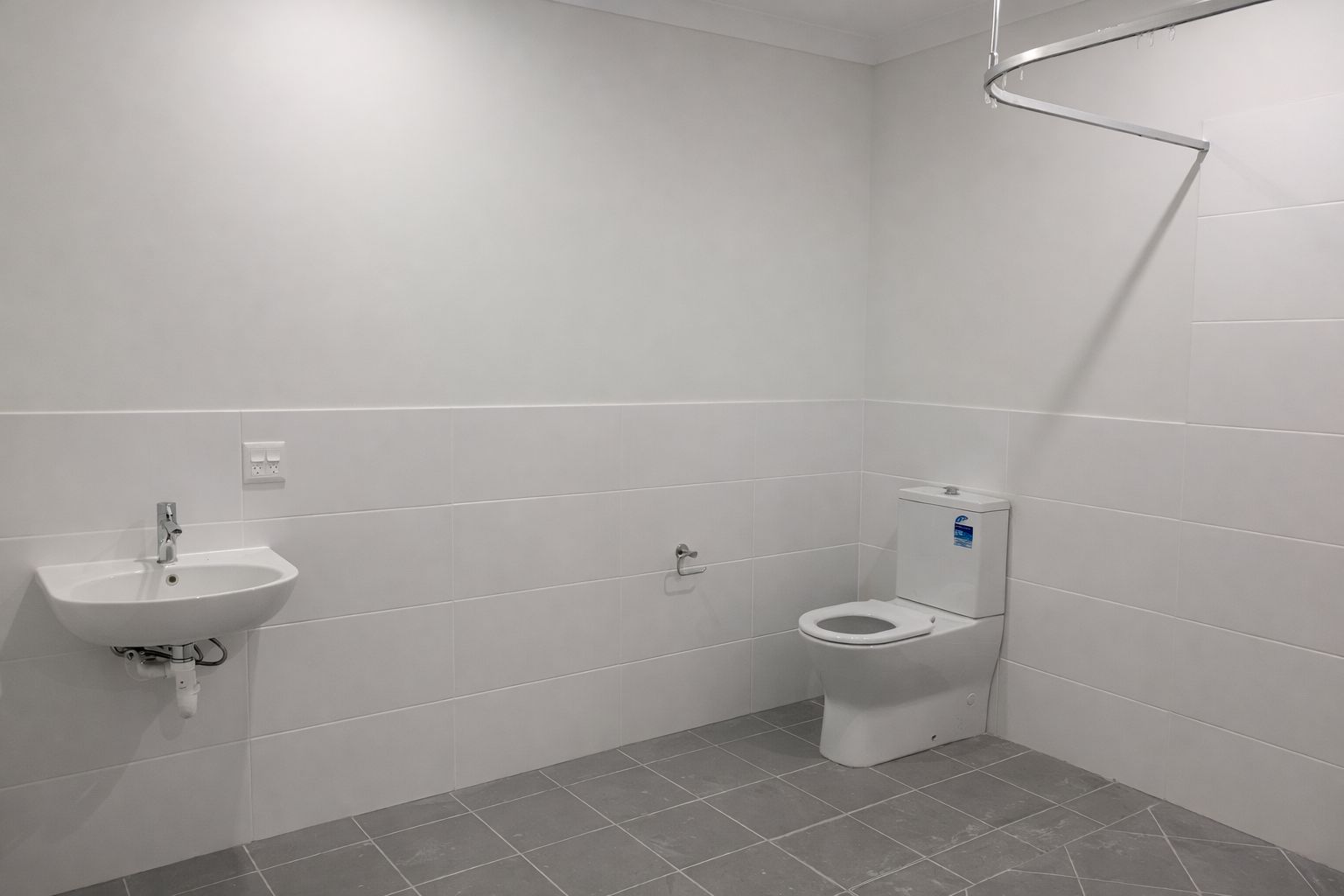 Modern minimalist bathroom design