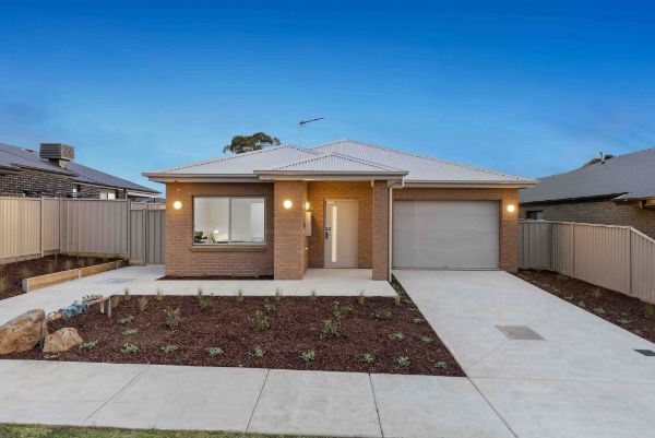 Dove   Fascade LR No Logo