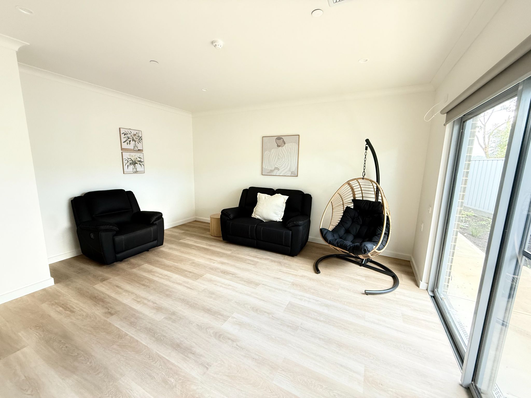 Image  10)
