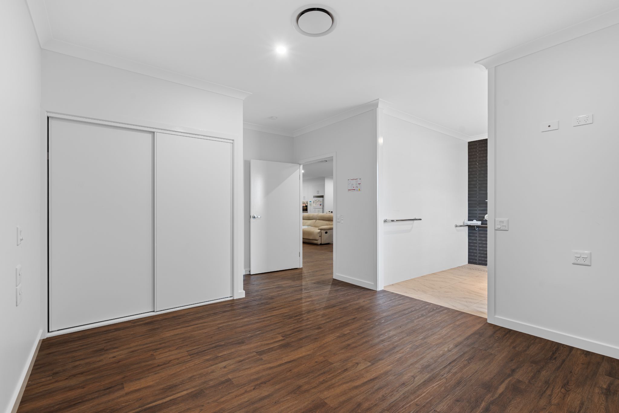 011 Open2view_ID912121-4_15_Empress_St_Centenary_Heights