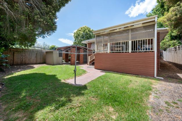 resize 20_Pine_Hill_Drive,_Frankston-29