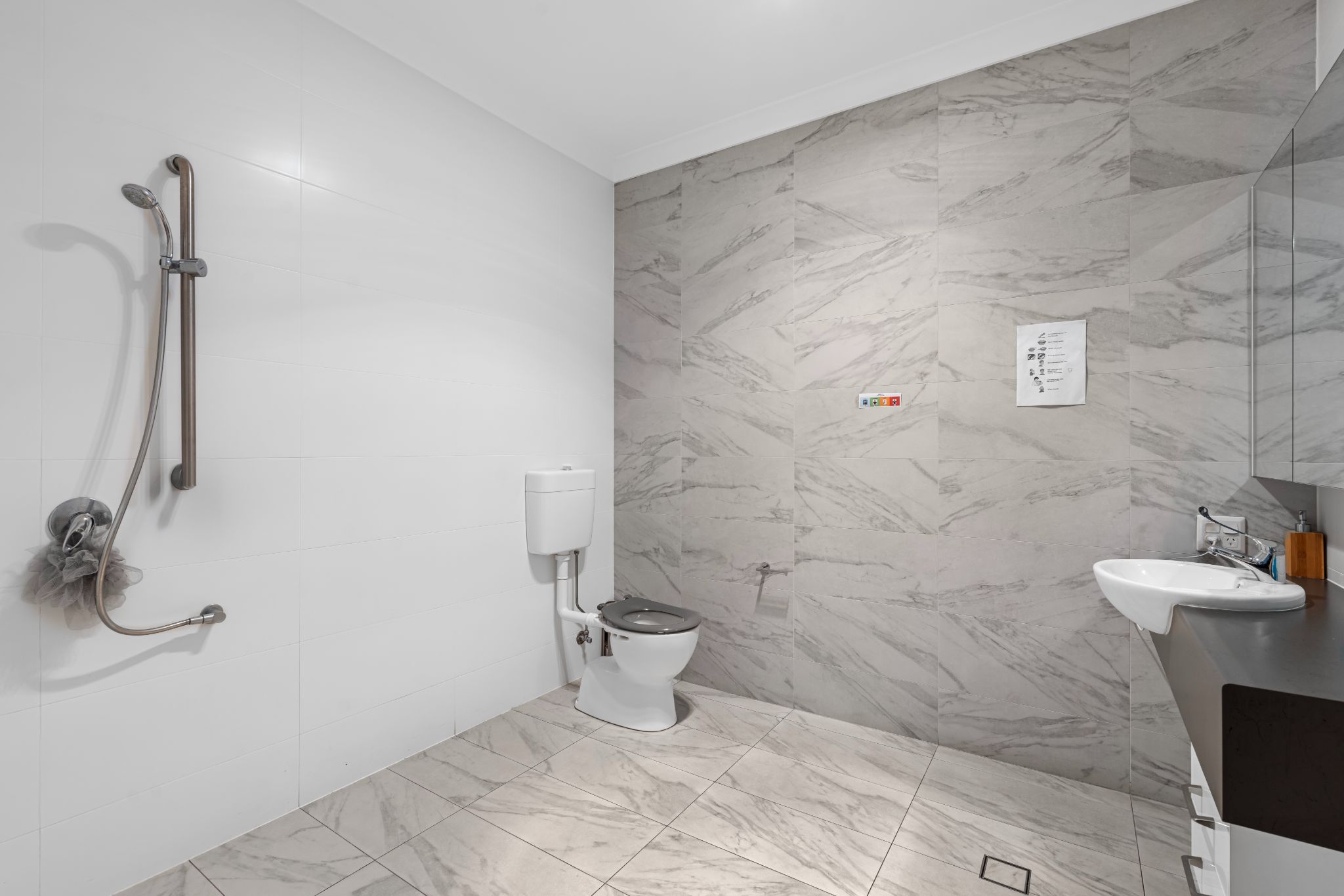 008 Open2view_ID912121-4_15_Empress_St_Centenary_Heights