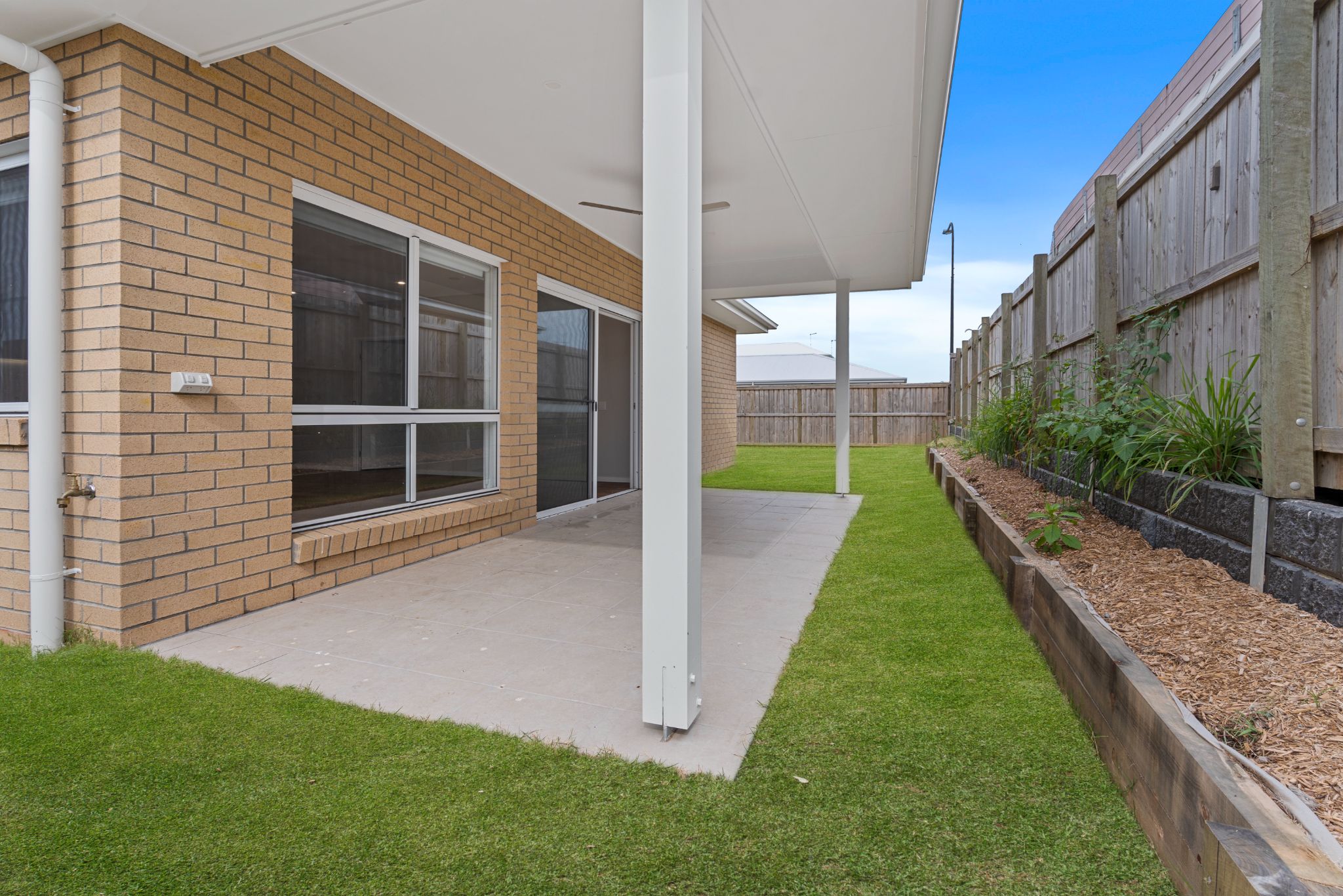 409SHO  PROFESSIONAL PHOTO - LOW RES 14) 20250618095603952