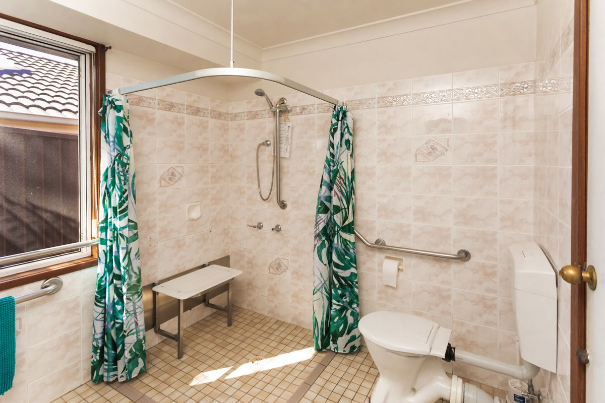 SIL023 LR_Budgewoi_bathroom 3