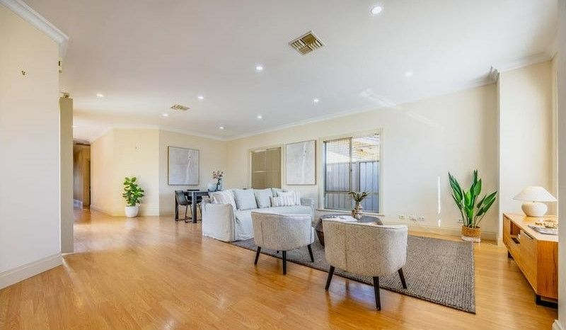 Longe Room Torrensville