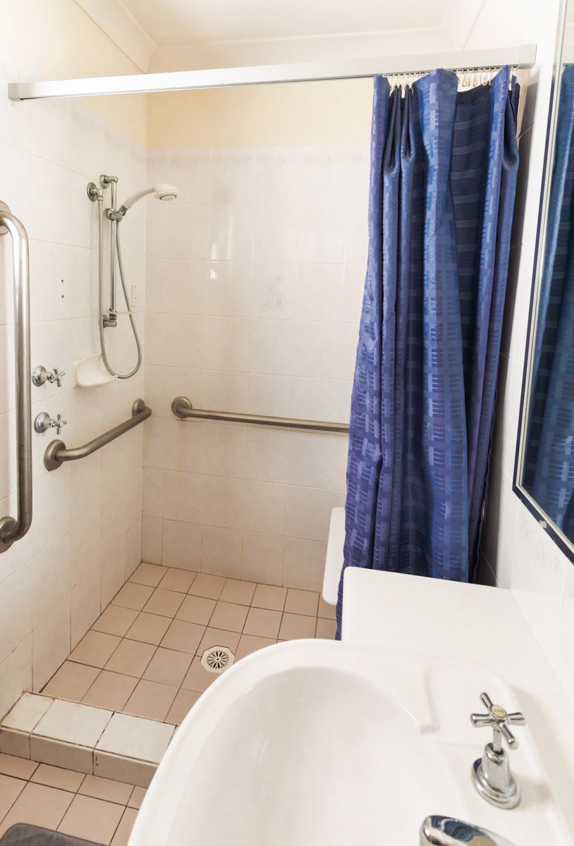 SIL023 LR_Budgewoi_Bedroom 1_Ensuite 1