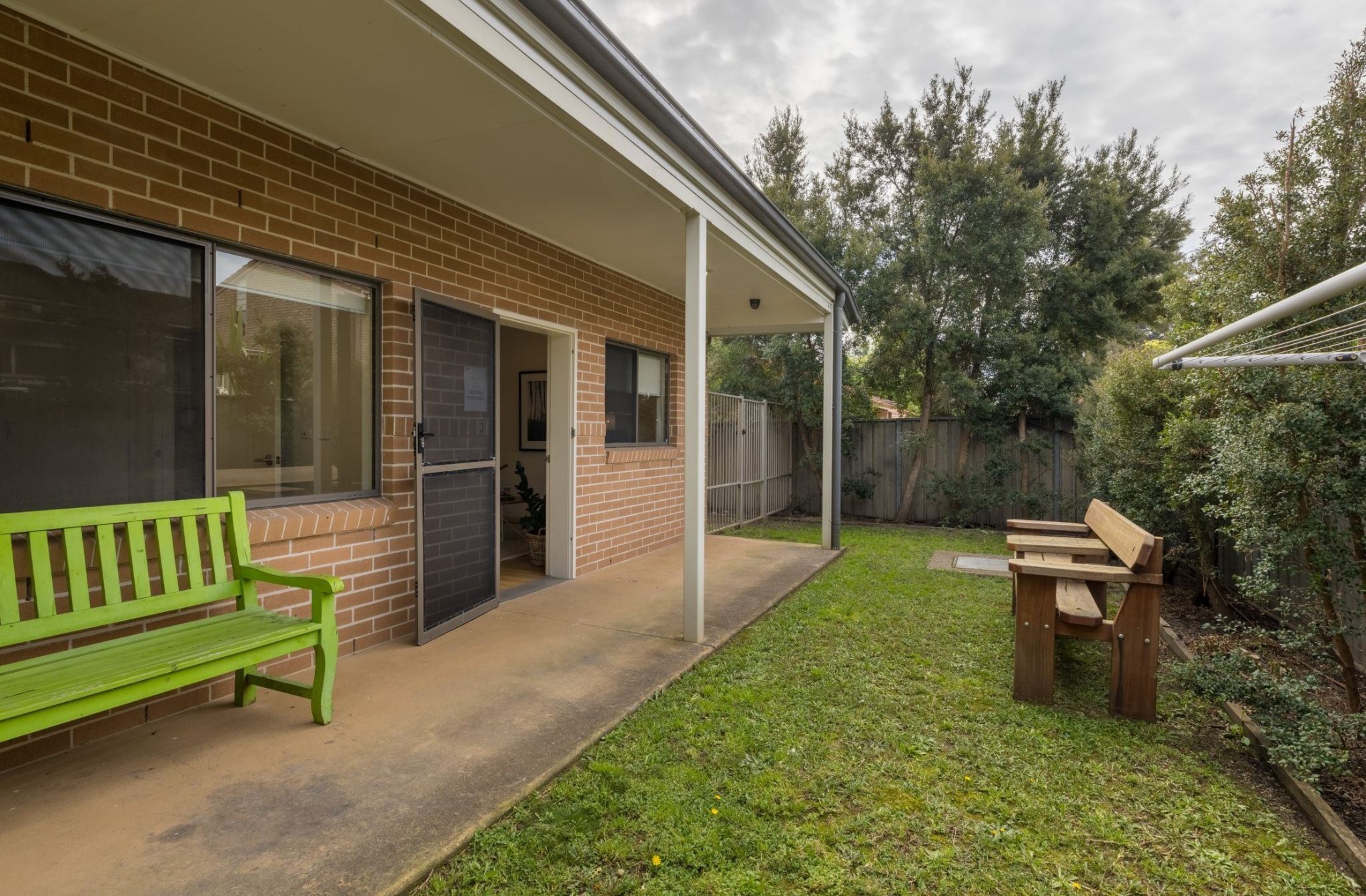 Side view-of-the-backyard